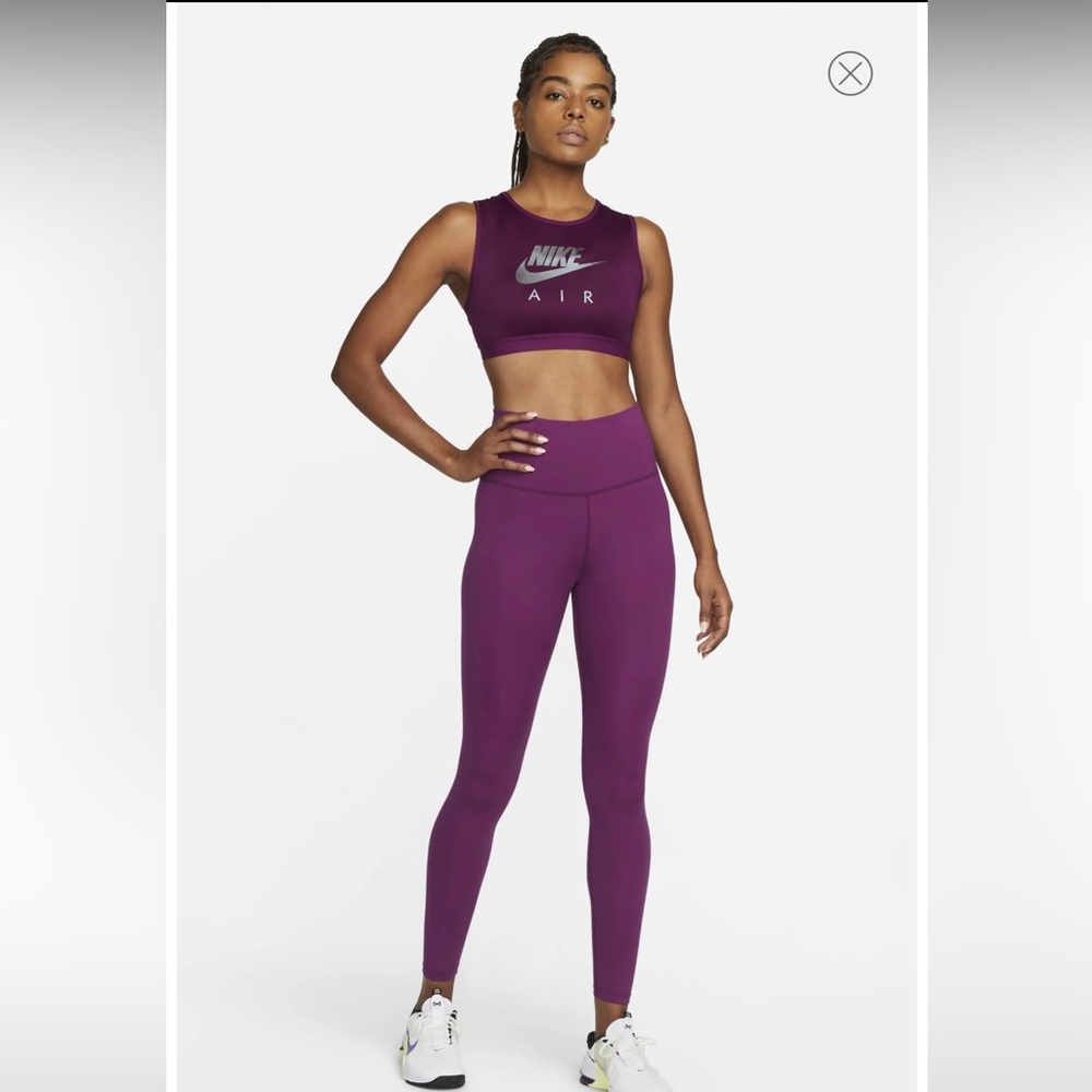 *NWT*NIKE Sports Bra